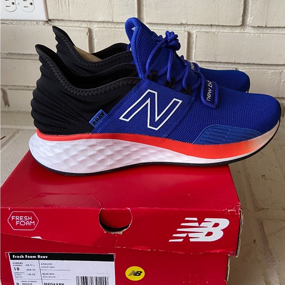 New Balance Royal Blue and White Running Shoes - Picture 2 of 3